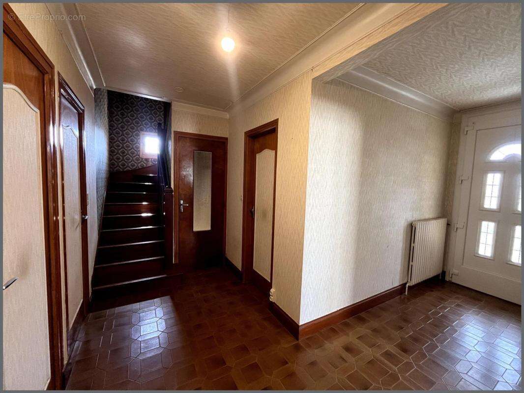 Maison à PLONEVEZ-PORZAY