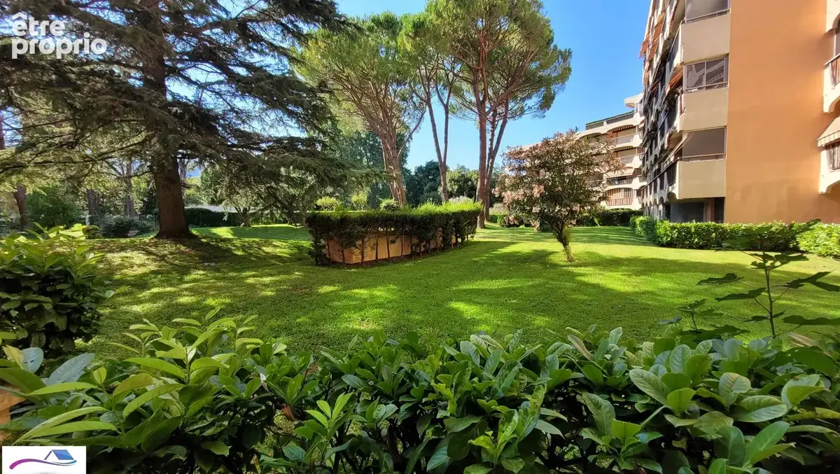 Appartement à MANDELIEU-LA-NAPOULE