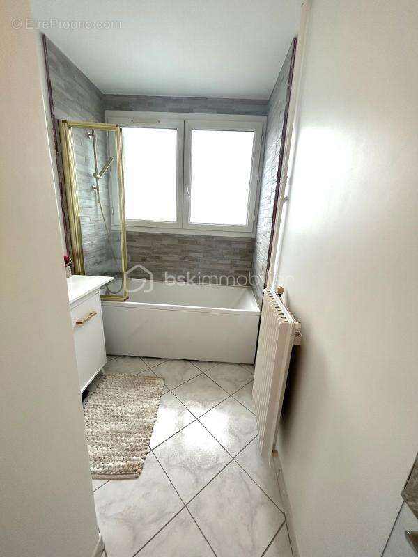 Appartement à FLEURY-LES-AUBRAIS