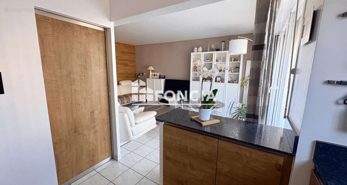 Appartement à FRESNES