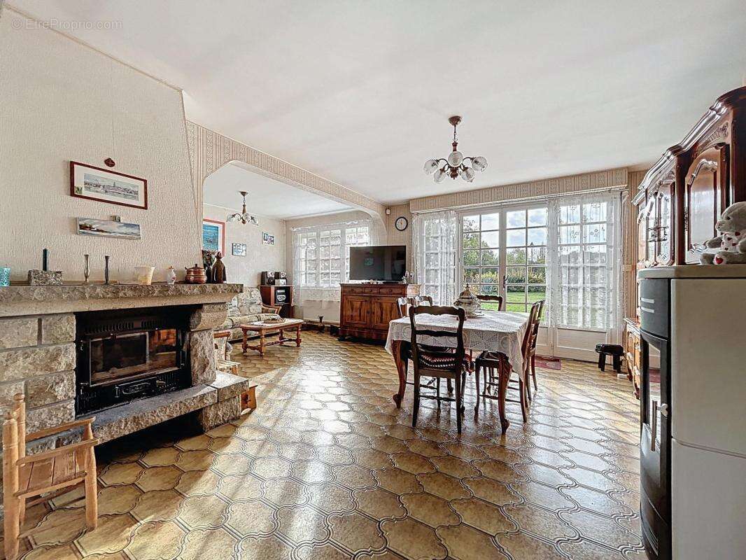 Maison à SAINT-PIERRE-DE-PLESGUEN