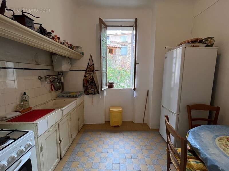 Appartement à BAGNOLS-EN-FORET