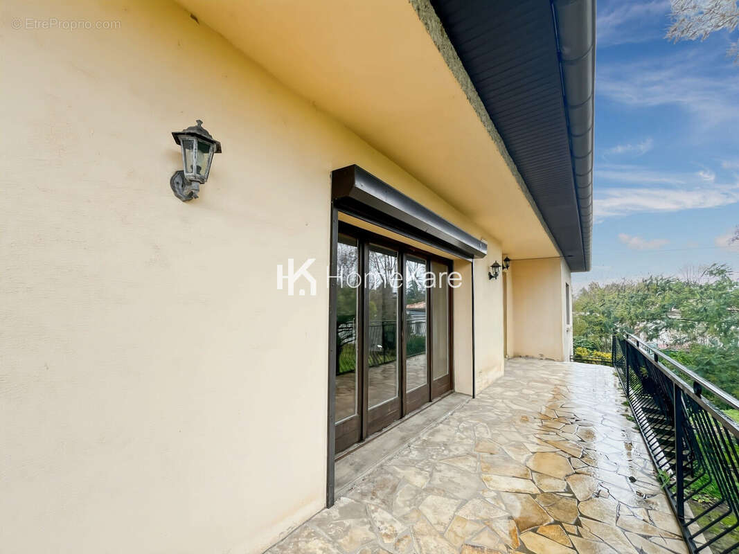 Maison à SAINT-SULPICE