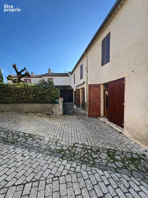 Photo Maison à Sainte-Colombe-En-Bruilhois au prix de 249 000€