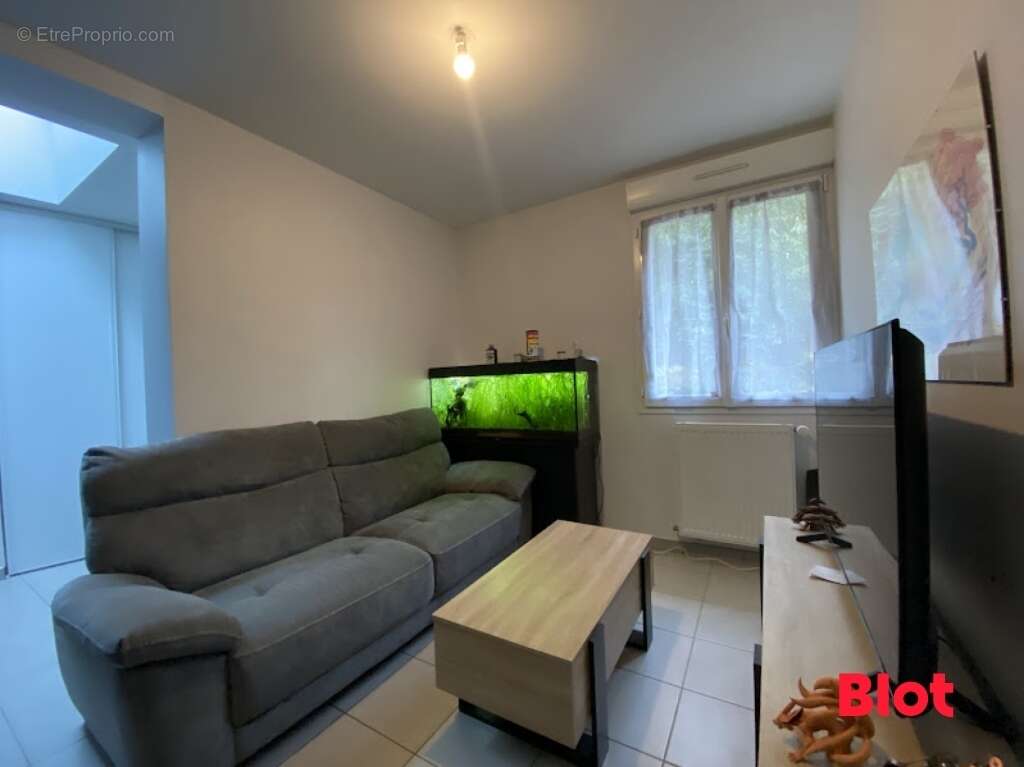 Appartement à JANZE