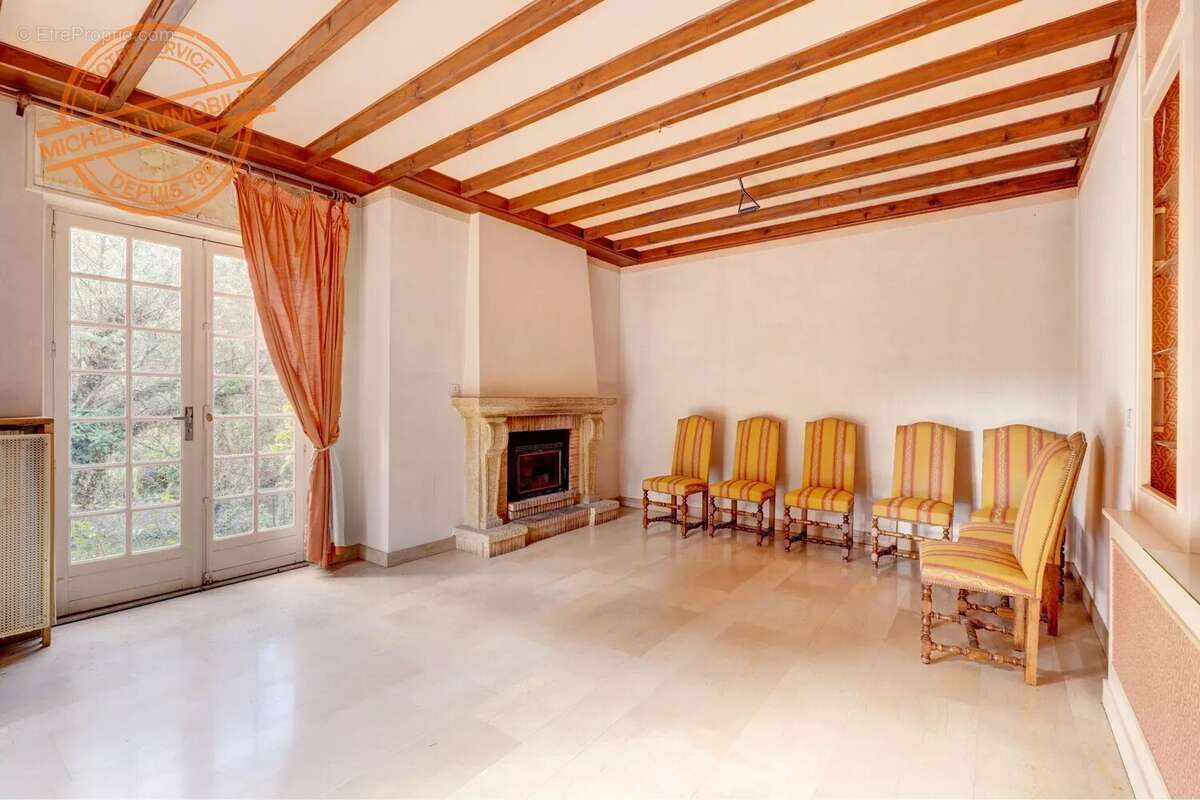 Maison à SAINT-CYR-AU-MONT-D'OR