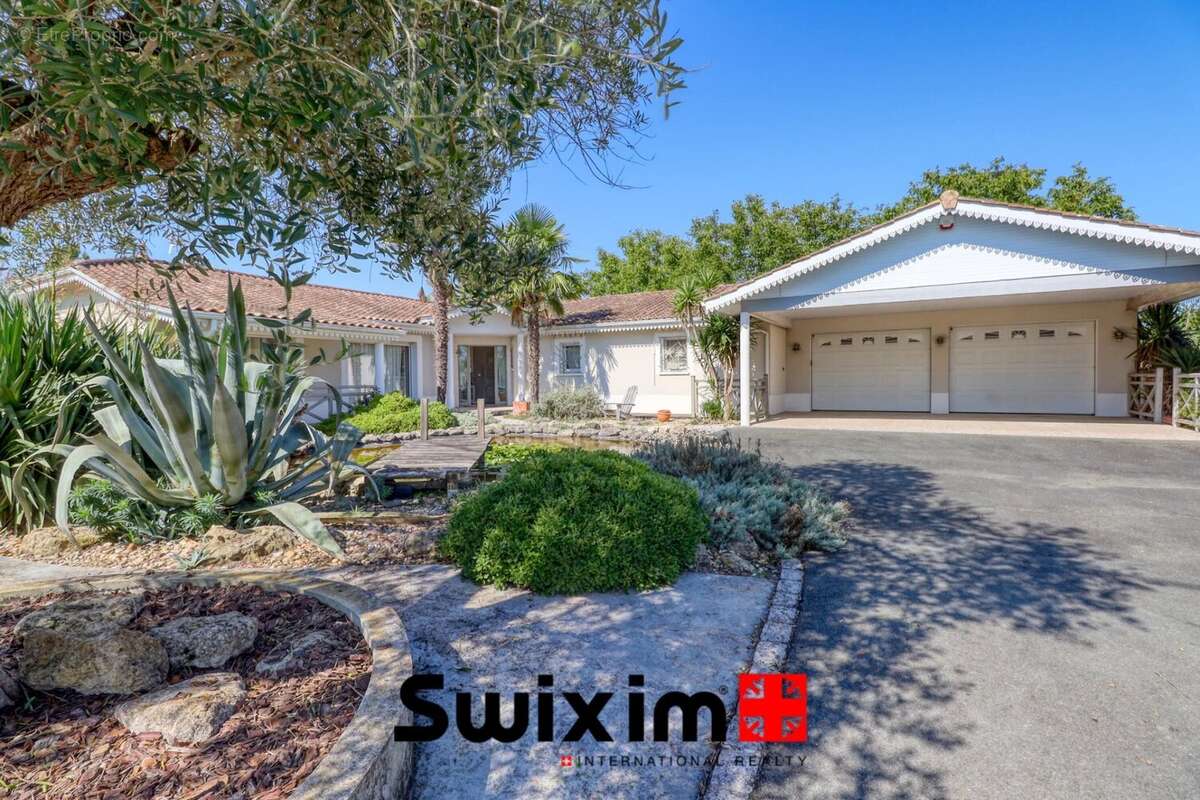 Maison à SAINT-ESTEPHE