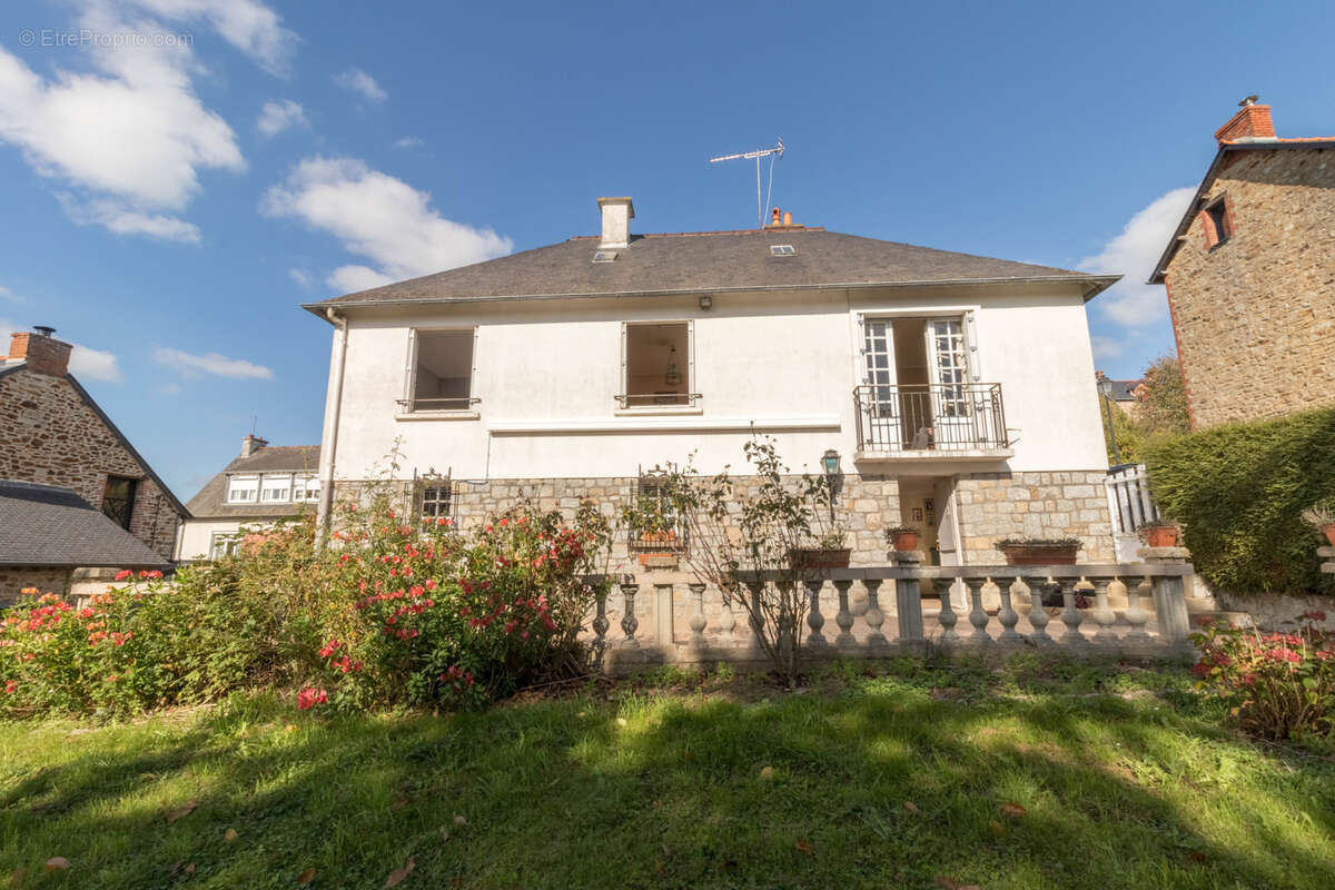 Maison à SAINT-MEDARD-SUR-ILLE