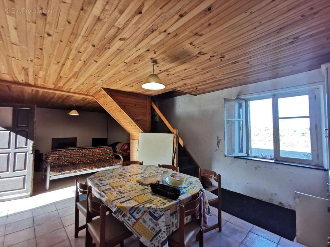 Maison à PRAT