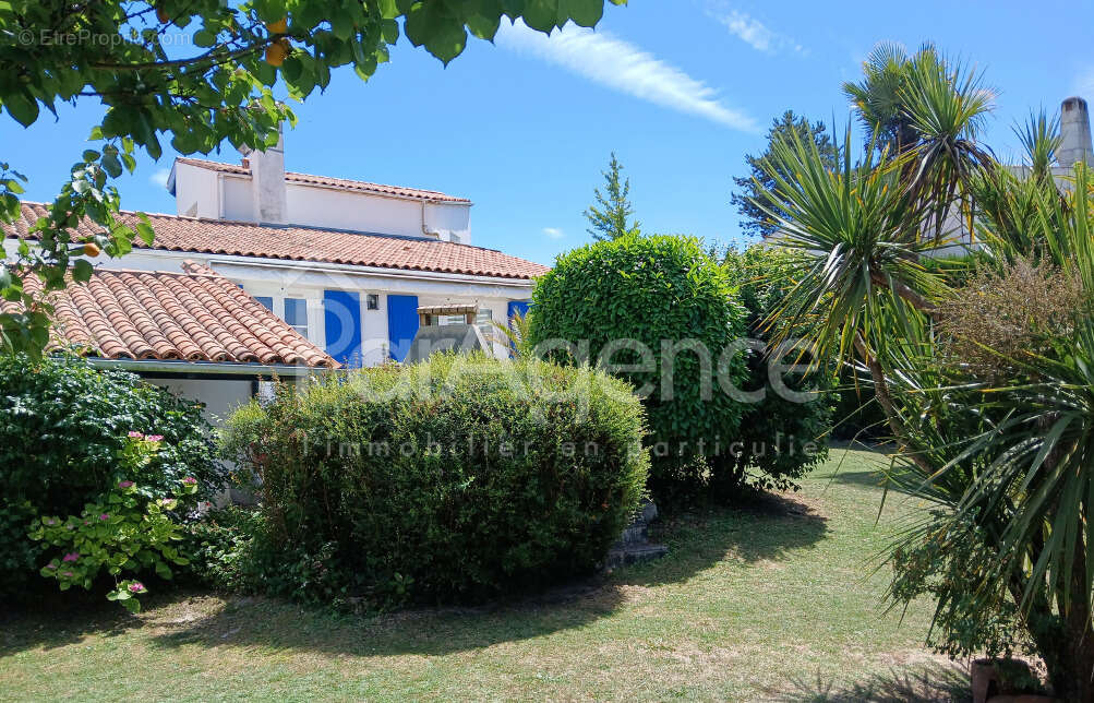 Maison à VAUX-SUR-MER