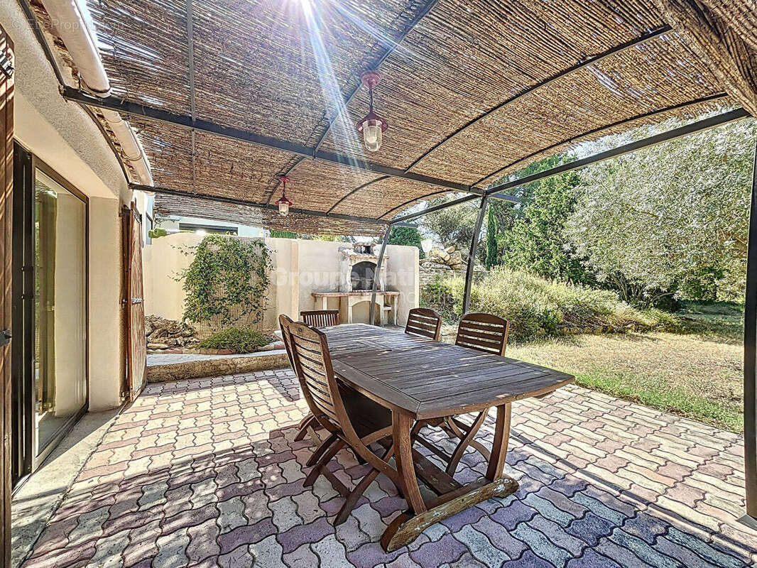 Uchaux, propriété avec gîte 205m² , possibilité revenu locatif, 4870m² de terrain arboré avec piscine - photo 15