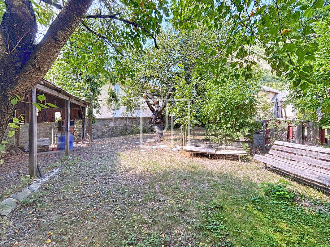 Appartement à LA CONDAMINE-CHATELARD