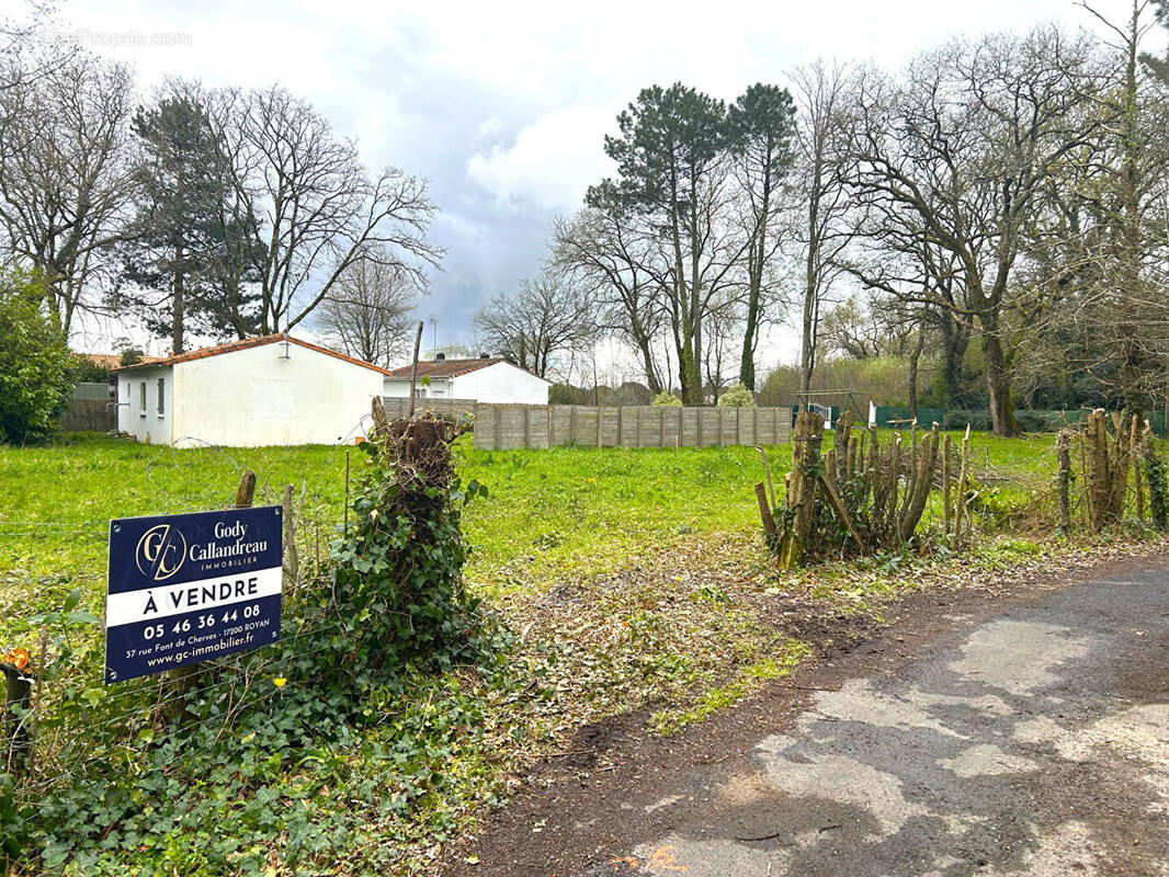 Terrain à SAINT-PALAIS-SUR-MER