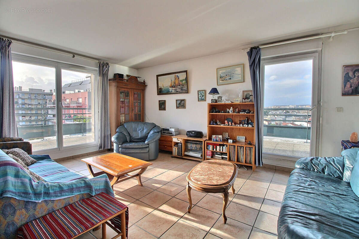 Appartement à COLOMBES