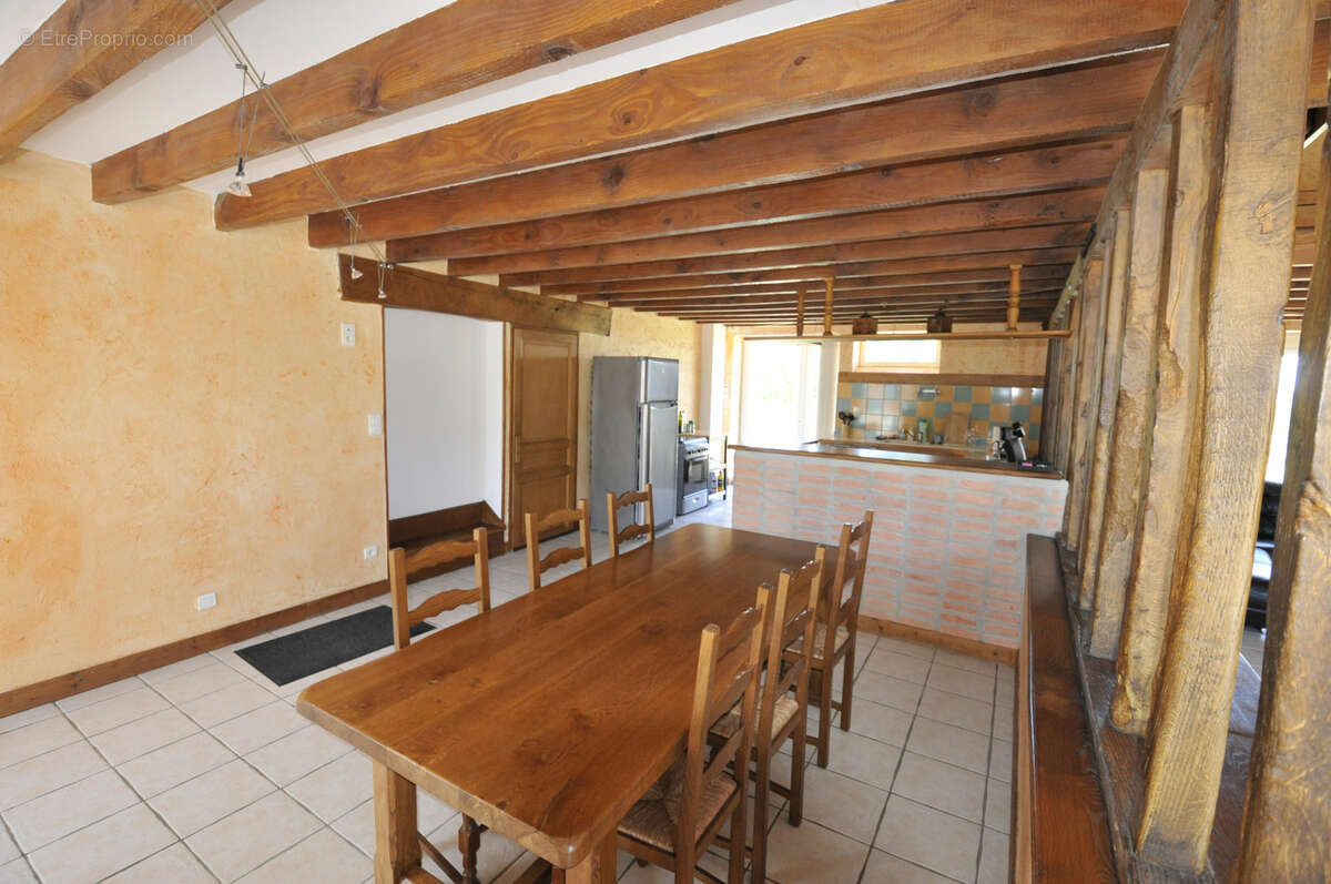 Maison à SAINT-HILAIRE-BONNEVAL