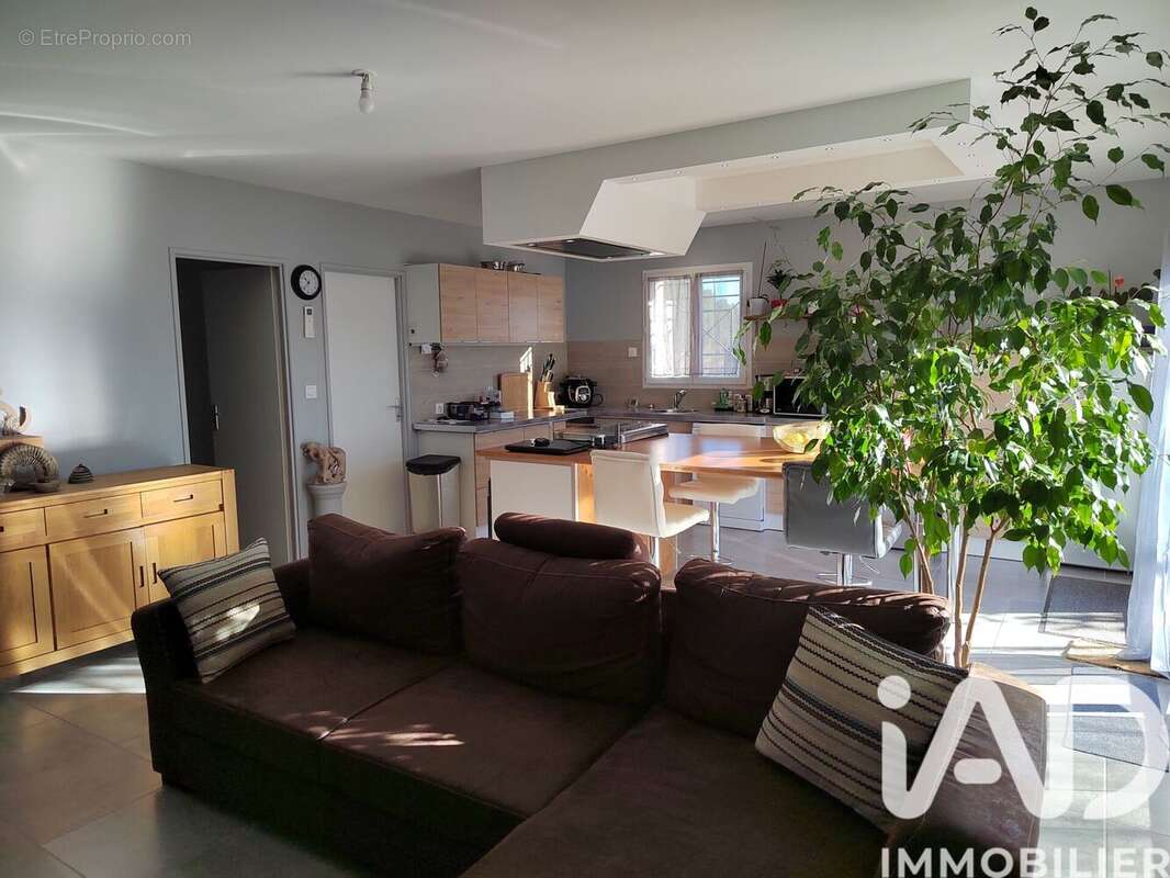 Photo 5 - Maison à VIOLES