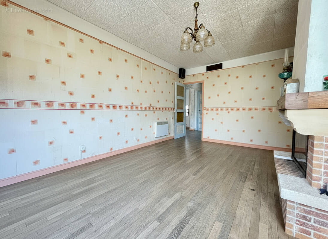 Maison à VERRIERES-LE-BUISSON