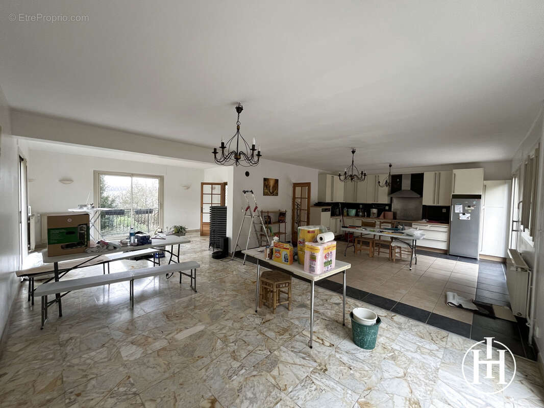 Maison à SAINT-AMAND-MONTROND