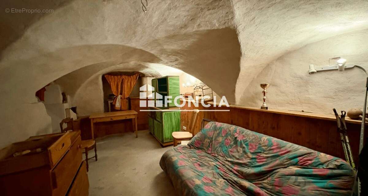 Maison à LES ALLUES