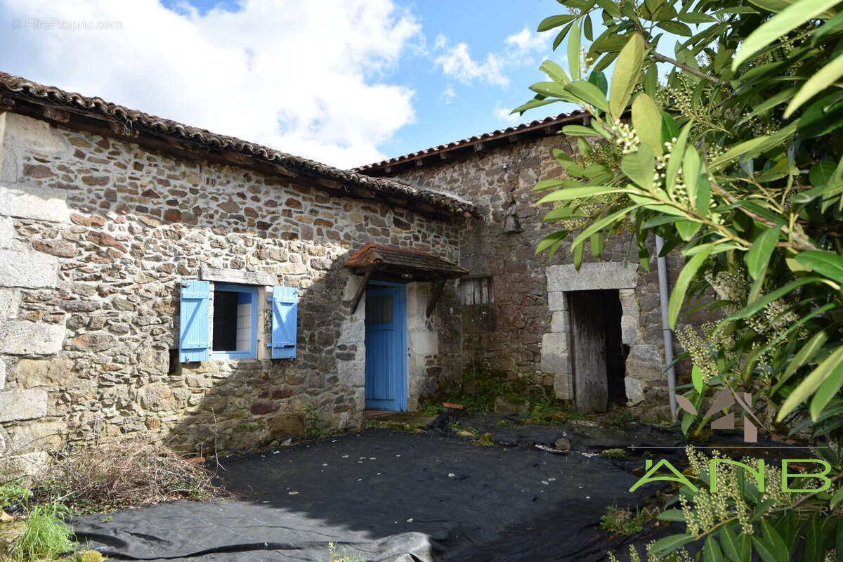 Maison à ECURAS