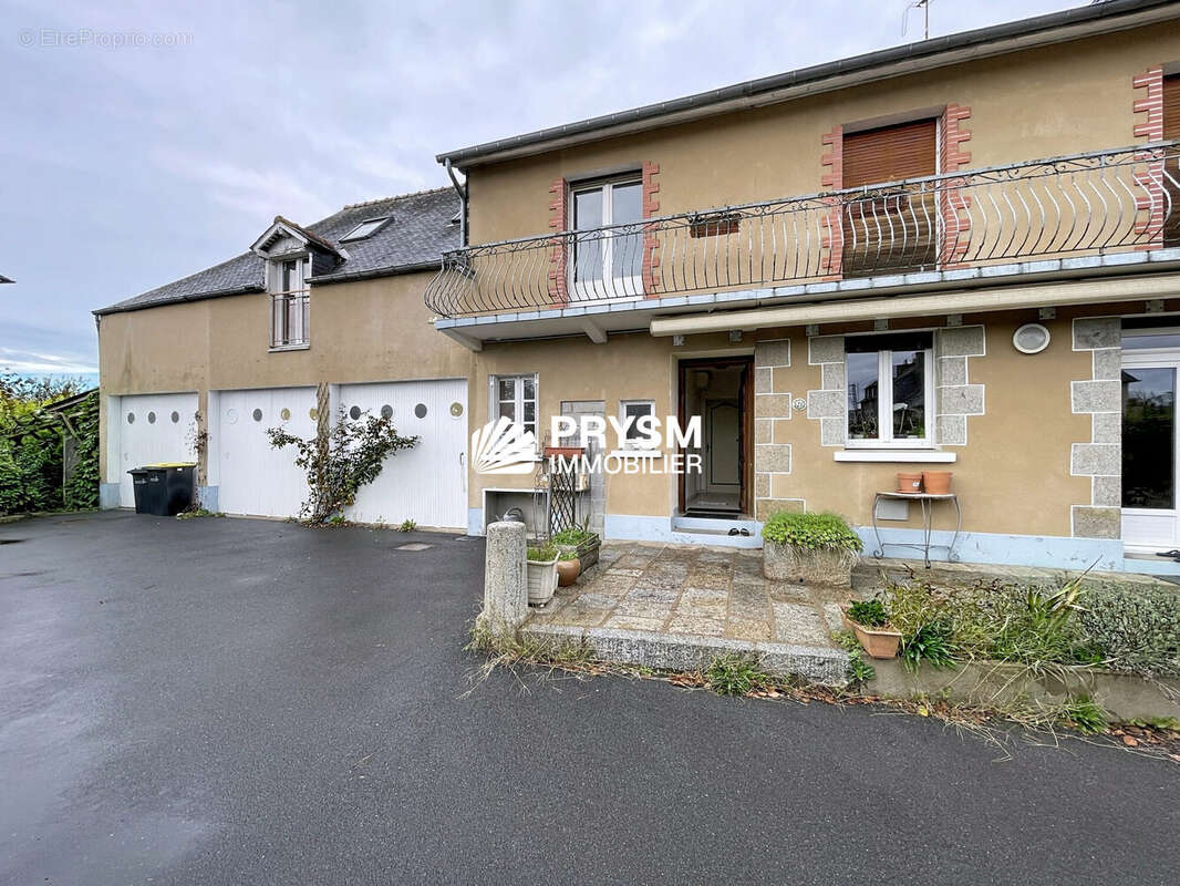 Appartement à FOUGERES