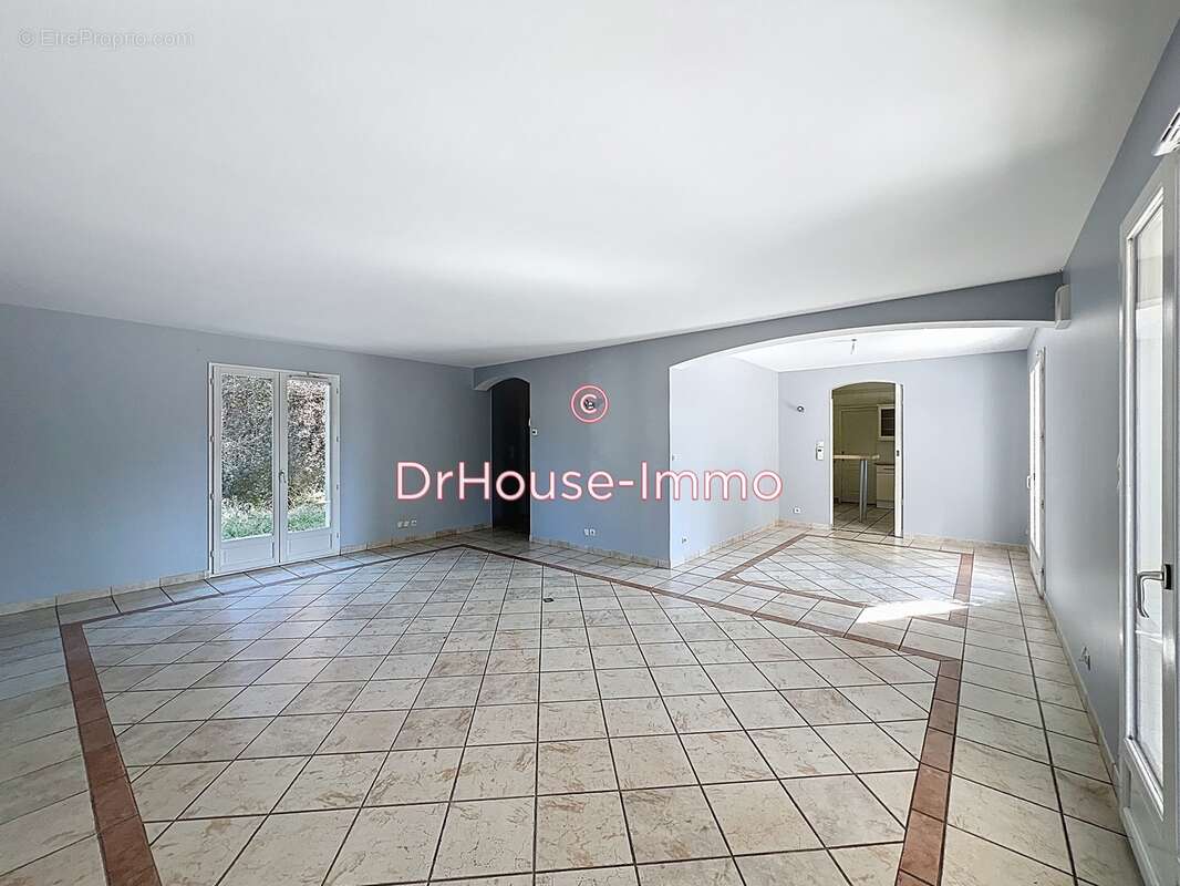 Maison à CHAZAY-D&#039;AZERGUES