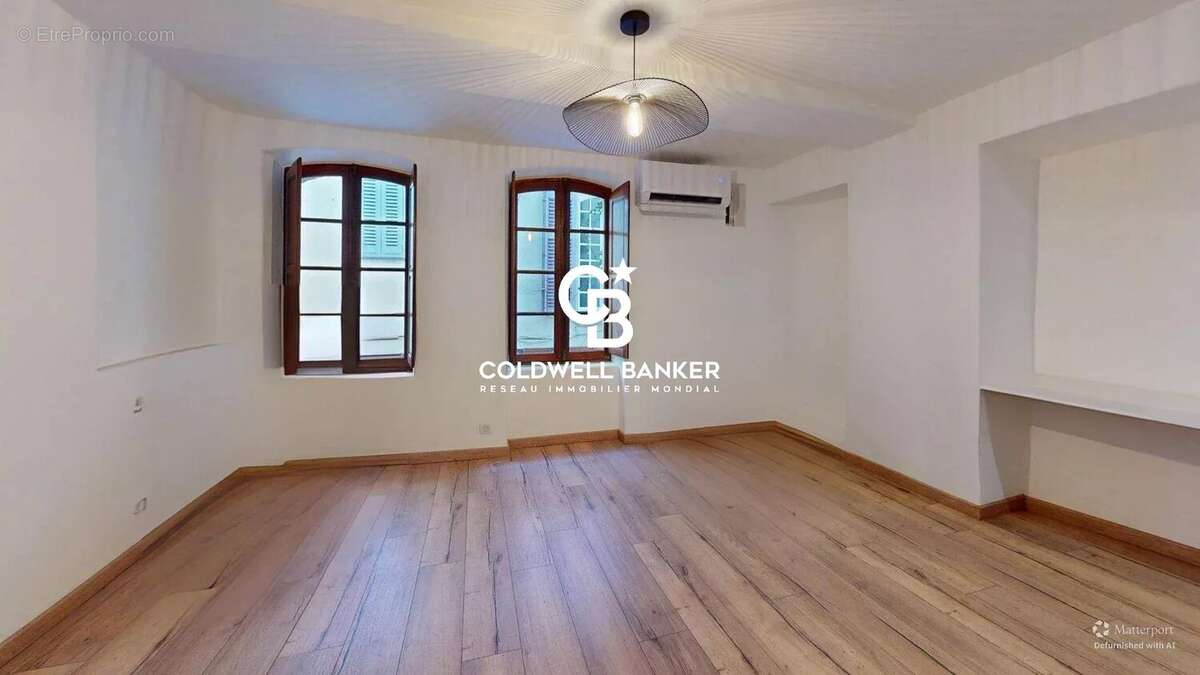 Appartement à GRIMAUD