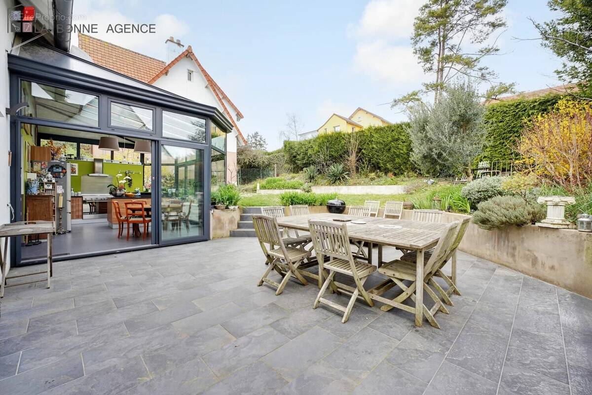 Maison à MAREIL-MARLY