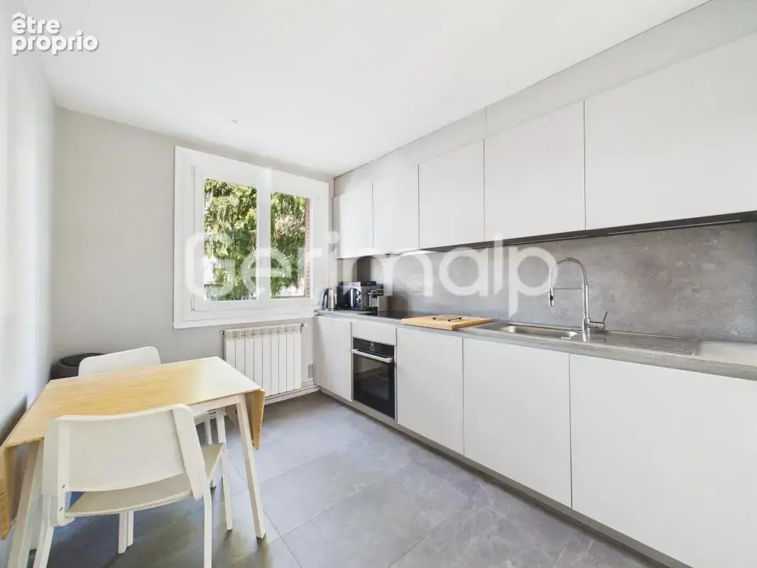 Vente - Appartement - 3 pièces + cuisine - 71 m² - 331 000 € - - photo 5