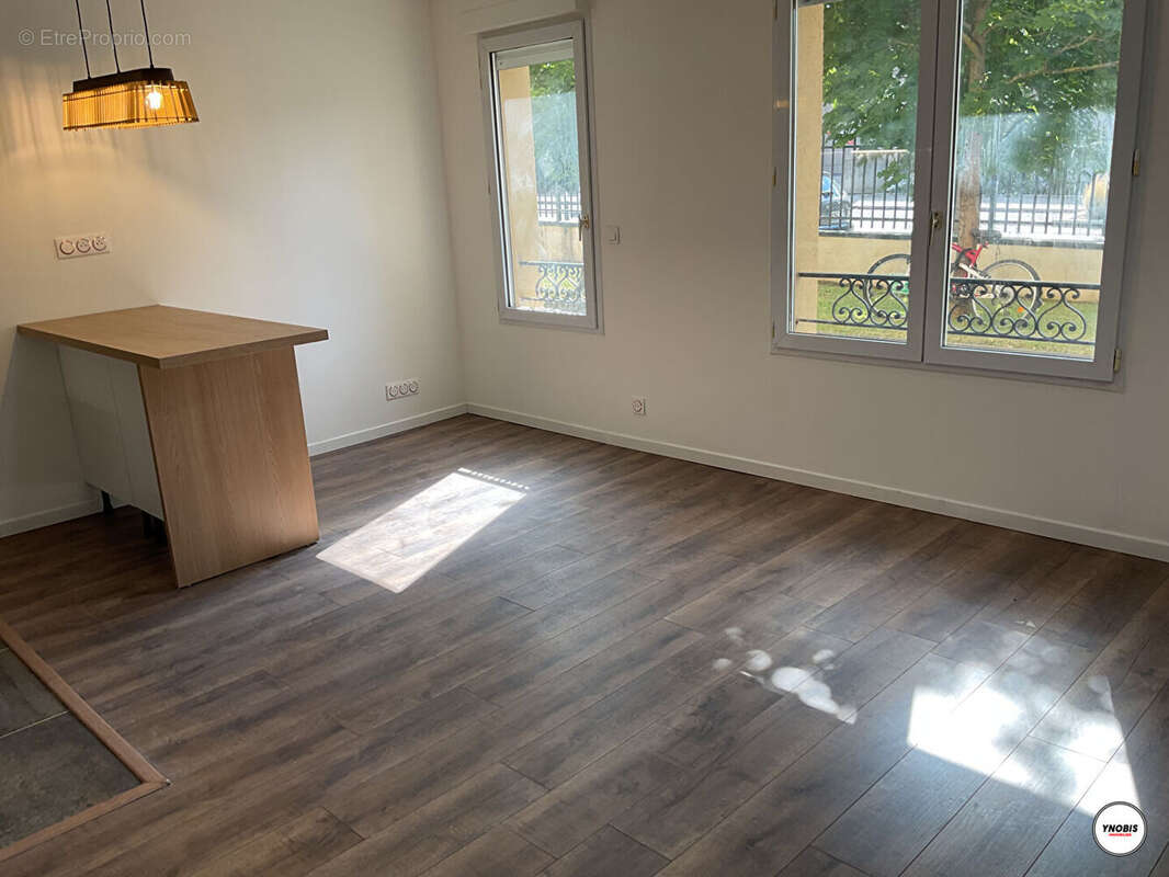 Appartement à LES MUREAUX