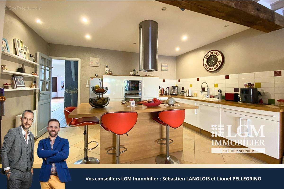 Villeneuve Tolosane, centre ville, Maison 6 pièces de 240m2 - photo 4
