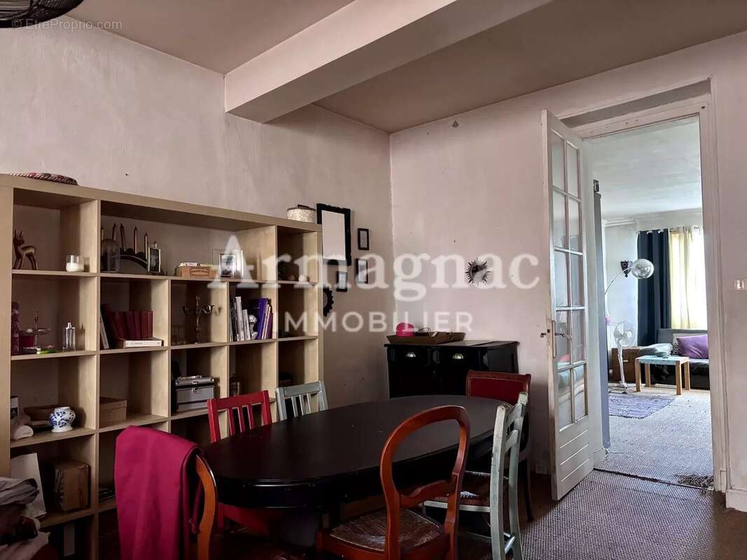 Maison à VIC-FEZENSAC