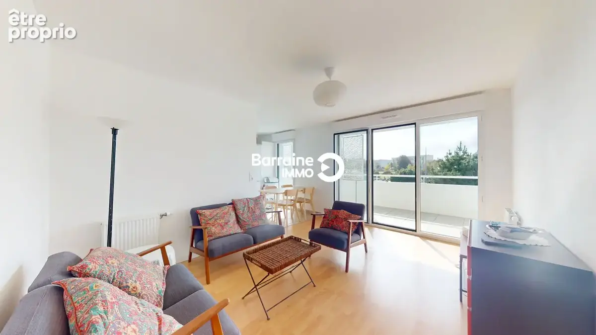 A vendre exclusivite capucins t3 proche neuf deux chambres balcon ascenseur parking - photo 2