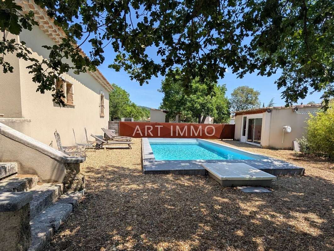 Maison à SAINT-SATURNIN-LES-APT