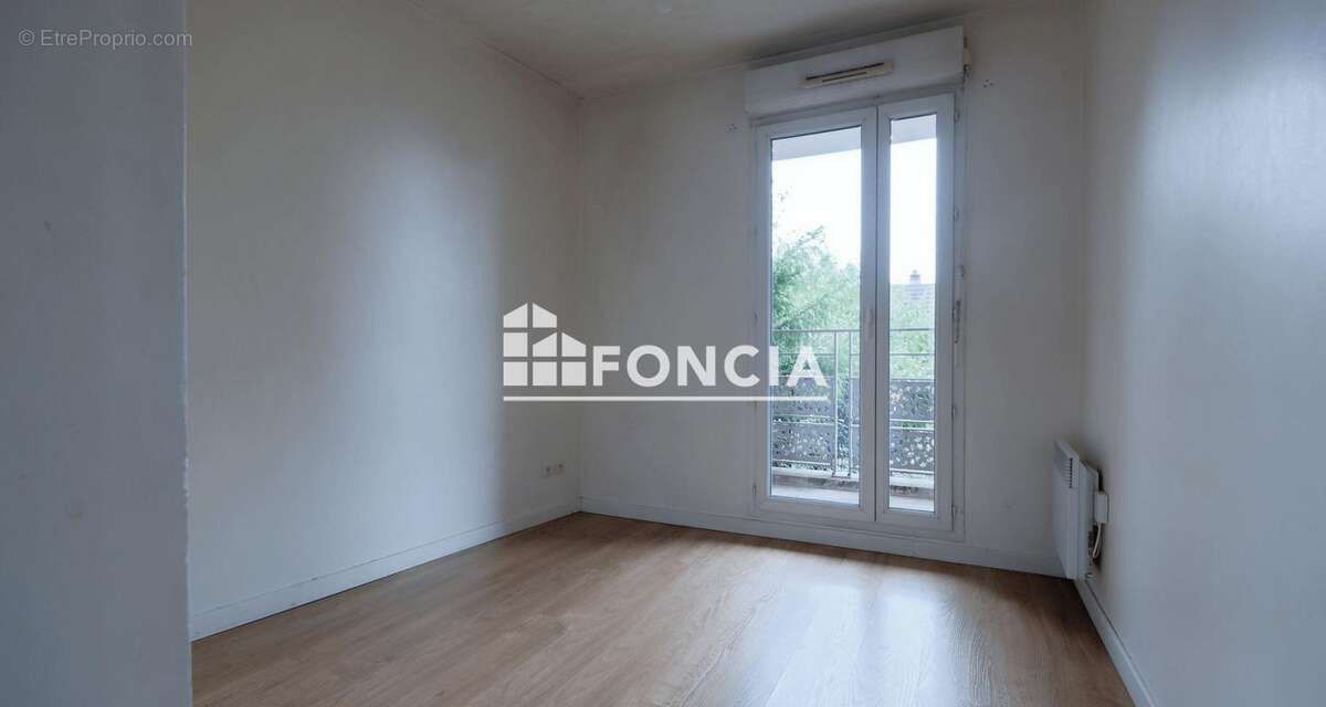 Appartement à CORBEIL-ESSONNES