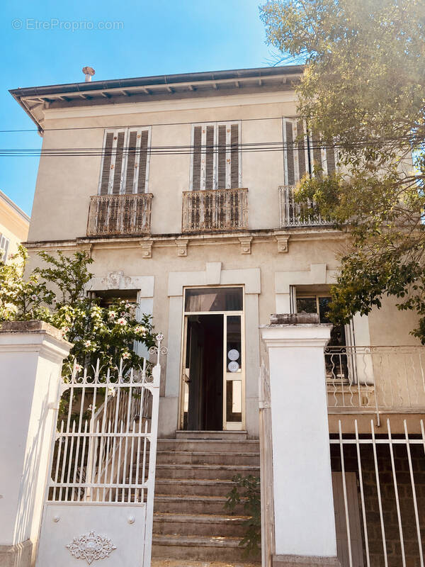 Appartement à HYERES