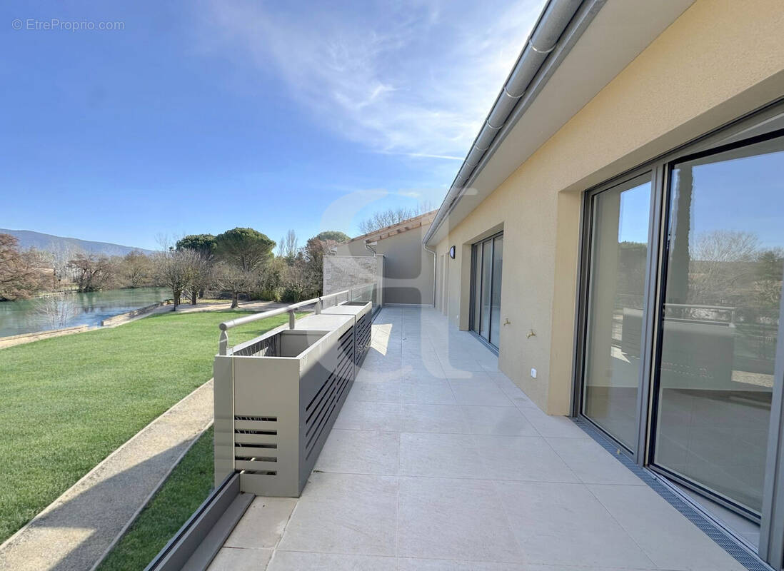 Appartement à L'ISLE-SUR-LA-SORGUE