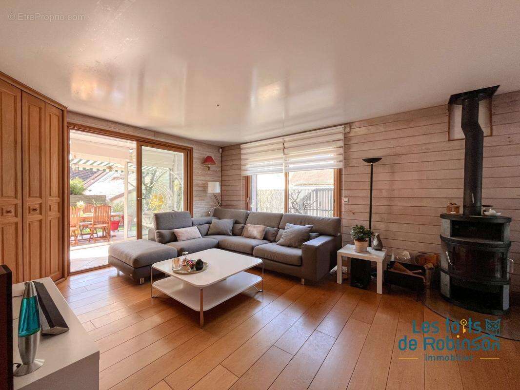 Maison à VERRIERES-LE-BUISSON