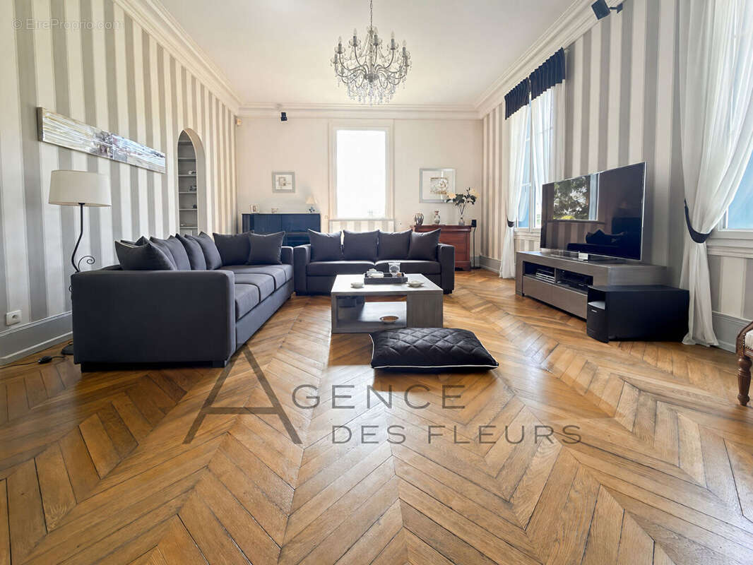 Maison La Saussaye 315 m2 - photo 7