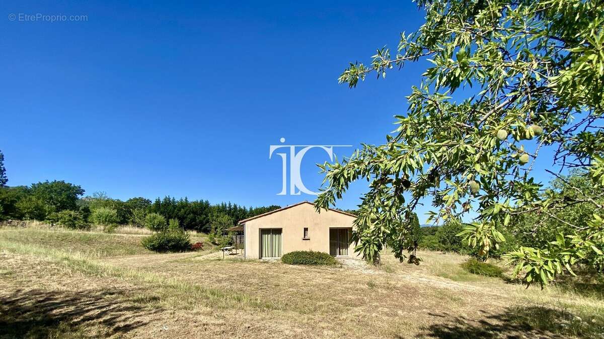 Secteur lussan, maison plain-pied 180m2 de conception bio-climatique, sur parcelle 6055m2 - photo 20