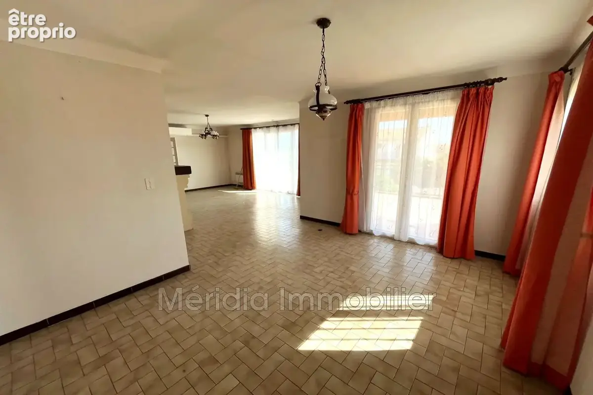 Maison 7 pièces 205 m² à vendre à Saint-Feliu-D'avall (66170) - photo 3
