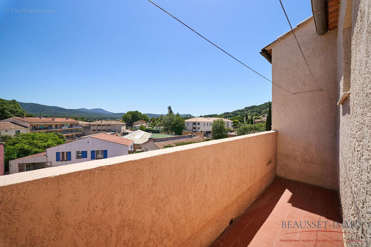 Appartement à LE BEAUSSET