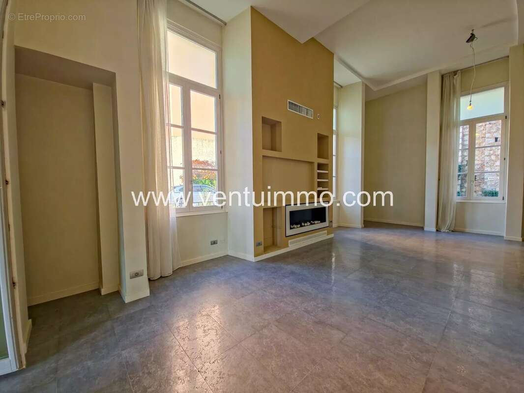 Appartement à ROQUEBRUNE-CAP-MARTIN