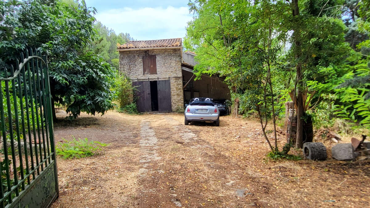 Maison à LE CASTELLET