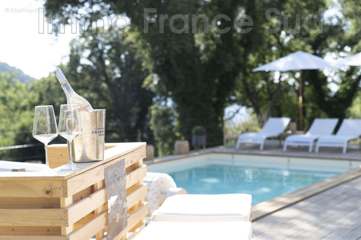 Maison à LA GARDE-FREINET