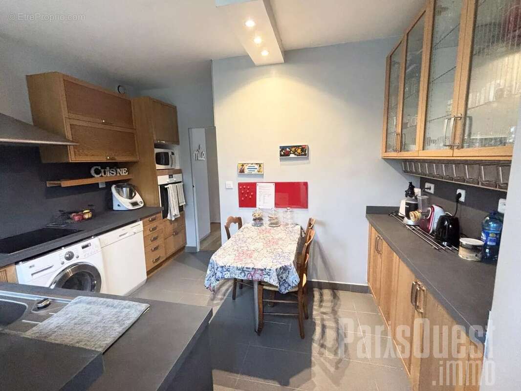 Appartement à VILLE-D'AVRAY