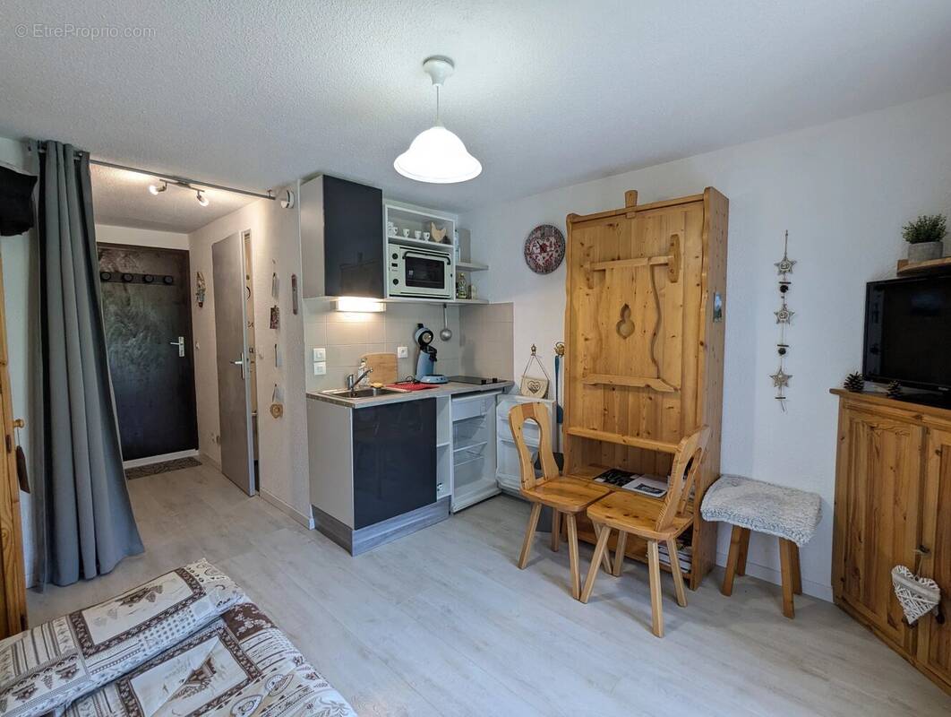Appartement à MORILLON