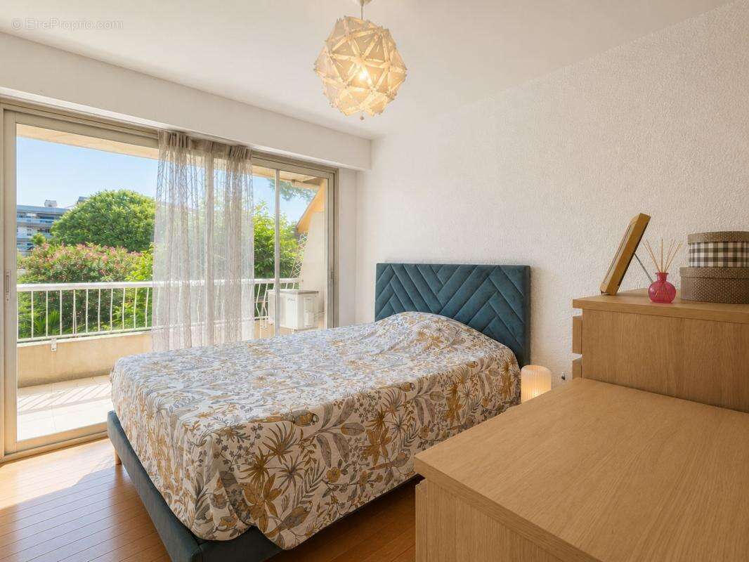 Appartement - 5 pièces - Vue Parc - Cave - Parking - Piscine - Tennis - Parc - Ligne 5 Tramway - Proche Parc Montcalm - photo 7