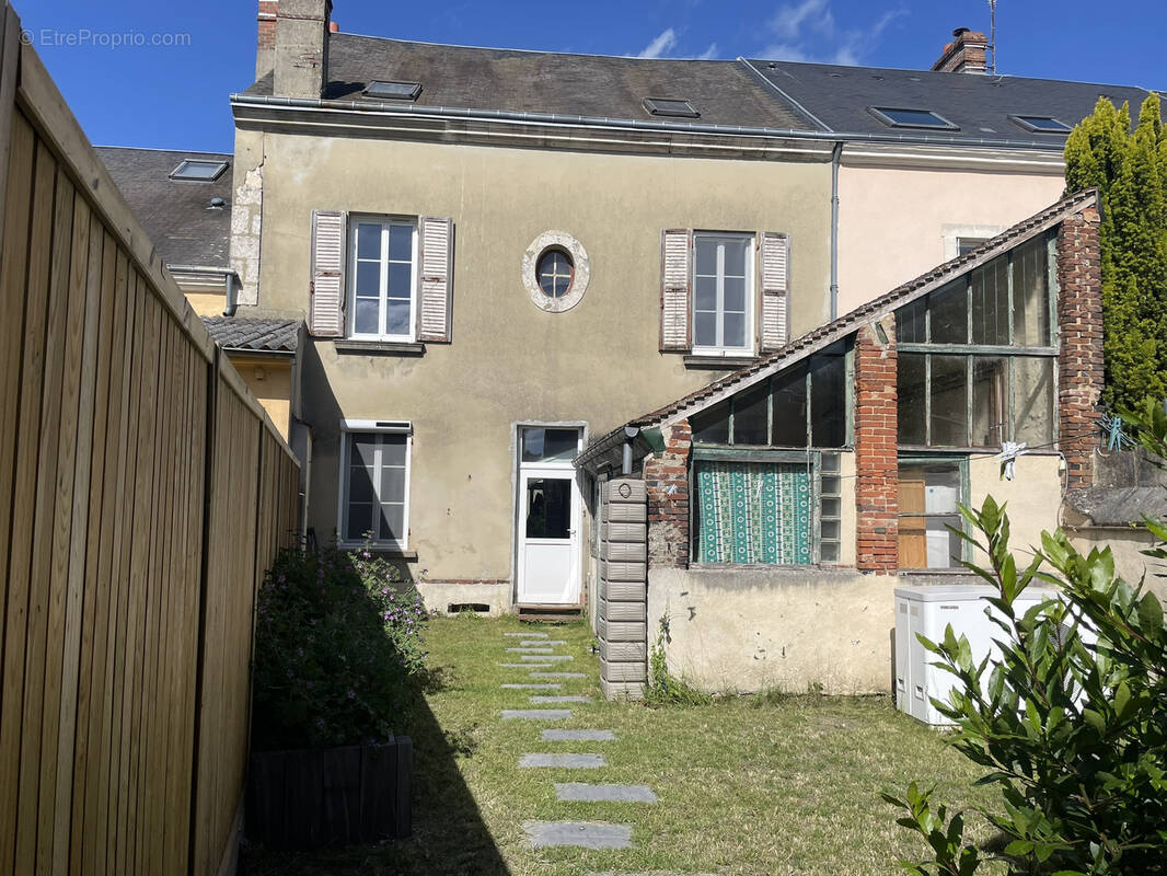 Maison à CONDE-SUR-HUISNE