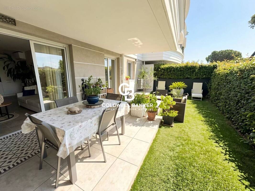 Appartement à PUGET-SUR-ARGENS
